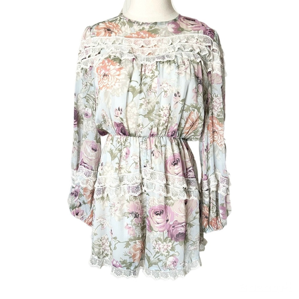 NEW Elliatt Karishma Light Blue Floral Lace Trim Chiffon Romper Size Medium